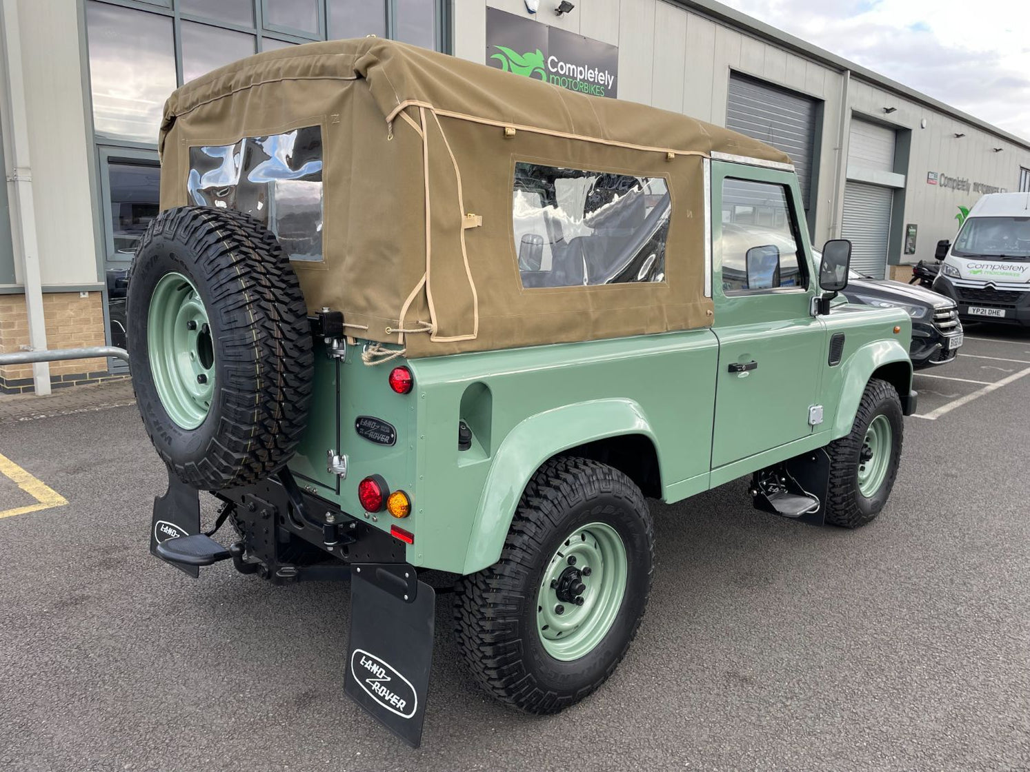 LAND ROVER DEFENDER 90 2.4 TDCI SOFT TOP — Vitesse Global LTD