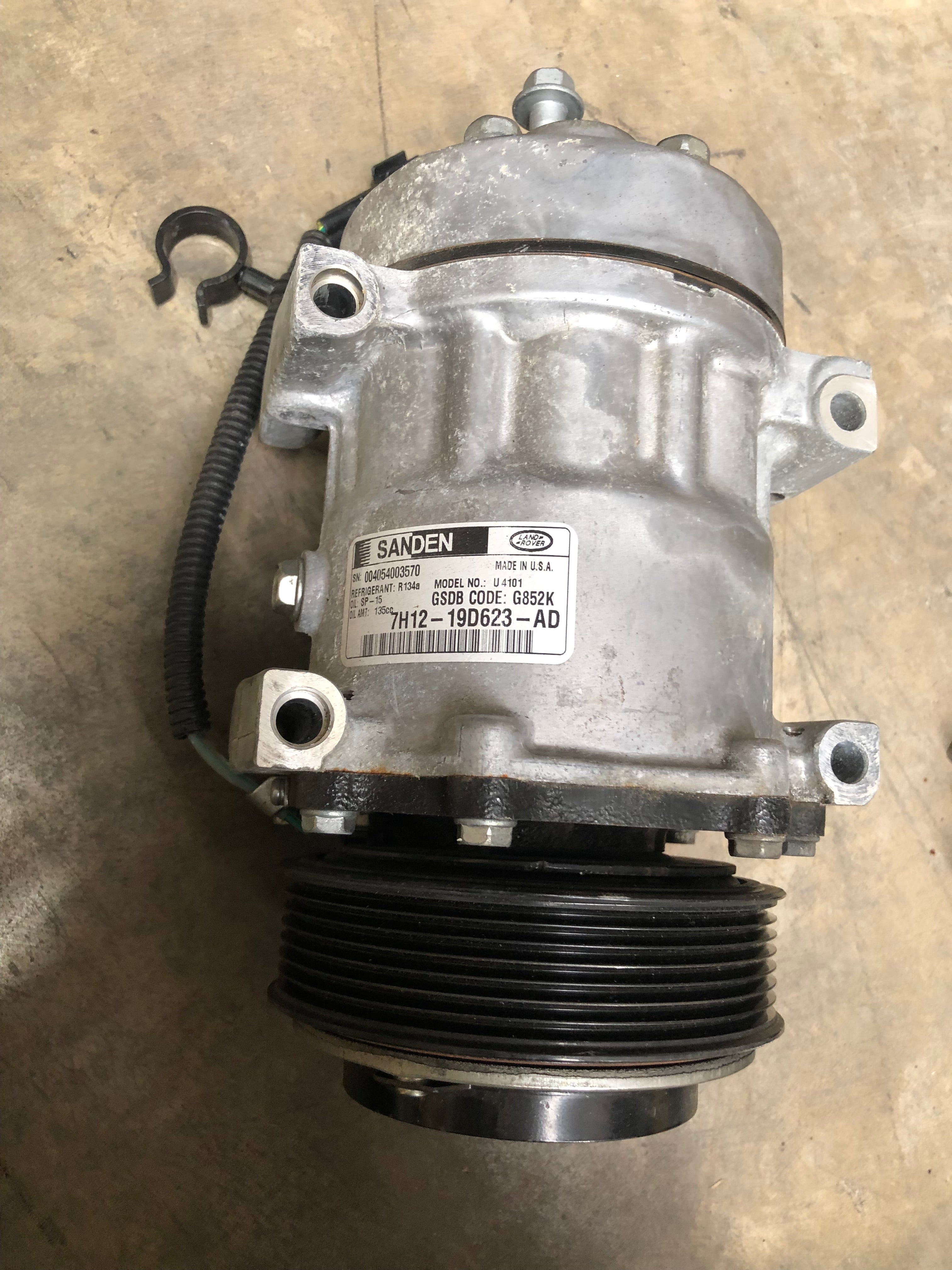 LR031453 LAND ROVER DEFENDER 2.2 AIRCON COMPRESSOR.